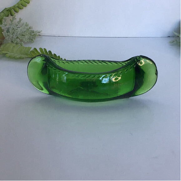 VINTAGE Tiffin Green Glass Canoe - Picture 1 of 8